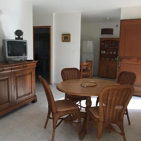 Prázdninový dům Maison Avec Piscine Sans Voisinage A 4km De La *